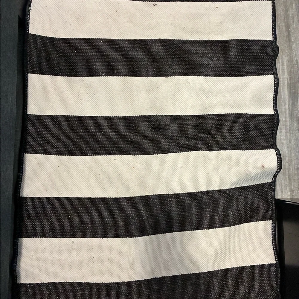 Super cute & trendy double-sided rug